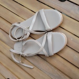 Marc Fisher sandals 9.5 US brand new unworn